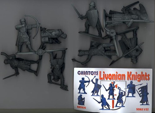 Set figurine chintoys 32 - di,